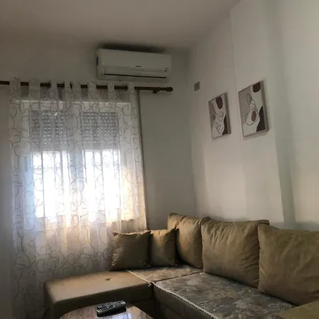 Flavia Apartment *